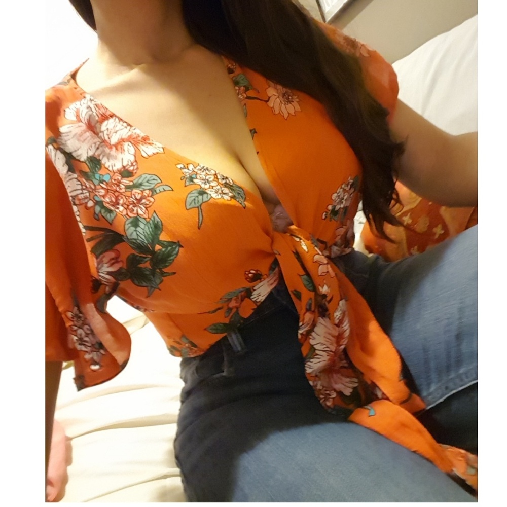 SOLD! Floral open front tie up crop top Small - Picture 1 of 4